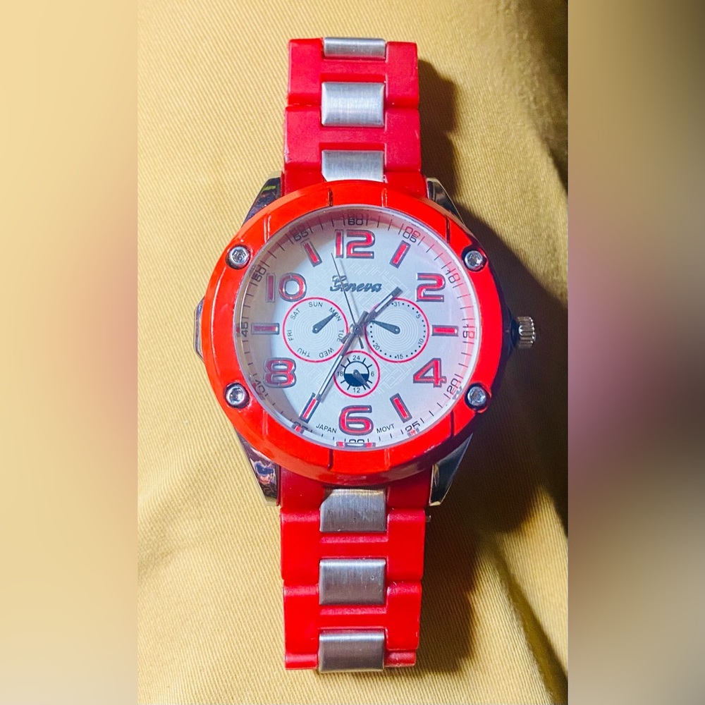 Geneva Red Quartz Wrist Watch